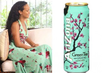 Image Rihanna-and-a-can-of-Green-Tea-Arizona-.jpg